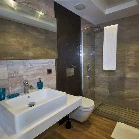 Otel Lara Suite's