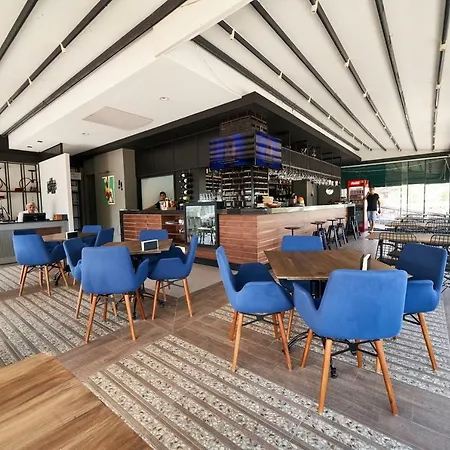 Otel Lara Suite's Camili (Dosemealti)