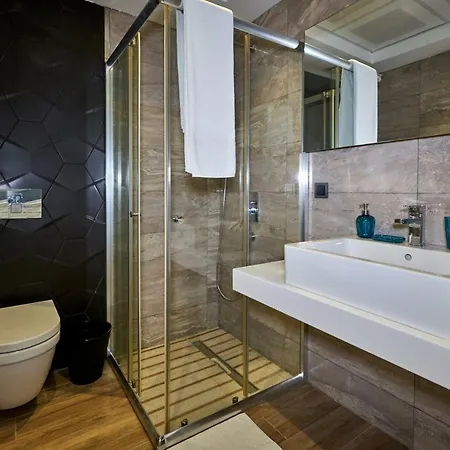 Lara Suite's Hotel *